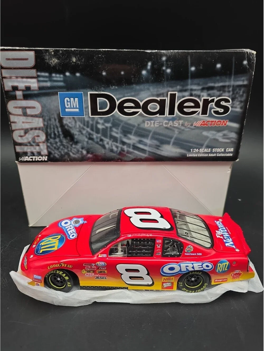 2002 Dale Earnhardt JR #8 Oreo Ritz Red 1/24 Diecast Car GM Dealers Action
